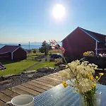 Semesterbostad Old House - Check In Breathe Out Stronstad i Vesteralen